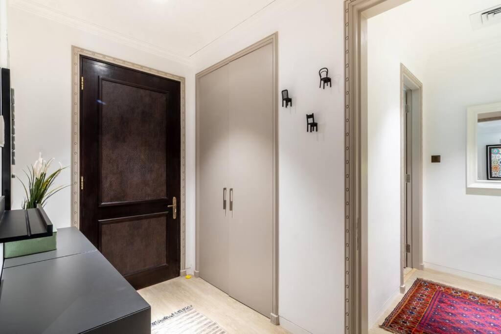 First Class 1br Tranquil Oasis In Old Town Appartement *