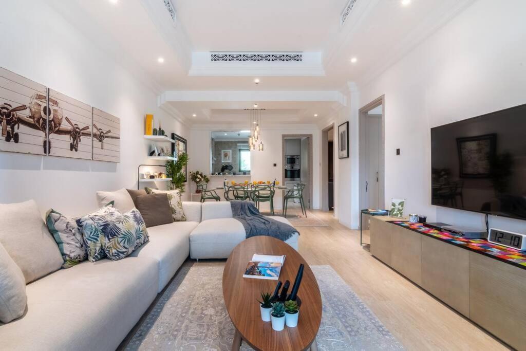 Appartement First Class 1br Tranquil Oasis In Old Town Dubaï